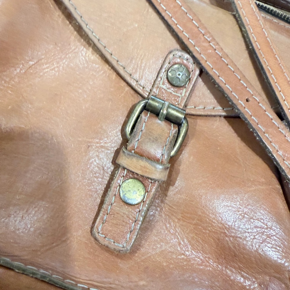 Patricia Nash Tan Leather Envelope Flap Crossbody - Picture 4 of 15